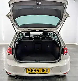 Used 2015 Volkswagen Golf Bluemotion Tech GT Pure White - Interior and Exterior details 9