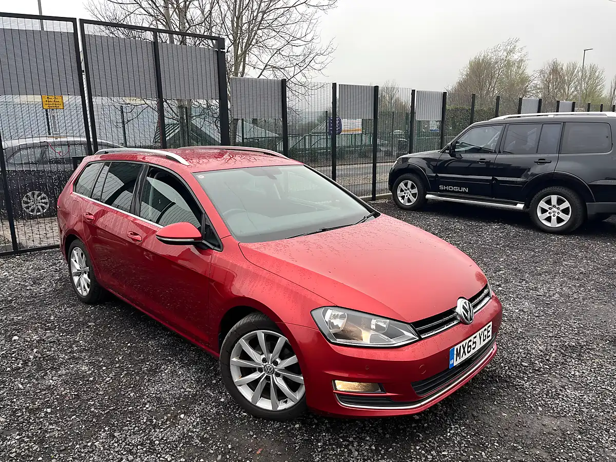 Used 2015 Volkswagen Golf Bluemotion Tech GT Red - Front View