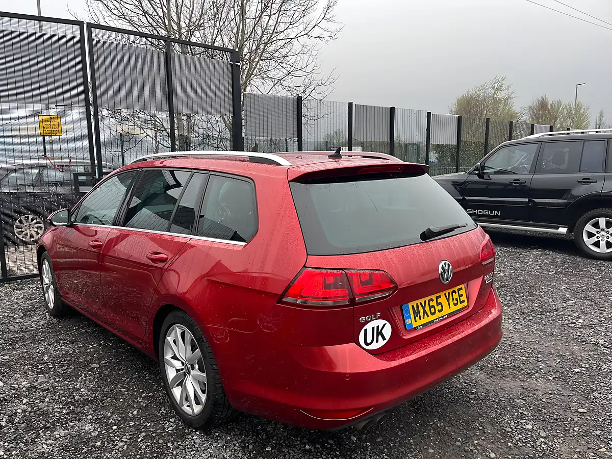 Used 2015 Volkswagen Golf Bluemotion Tech GT Red - Interior and Exterior details 10