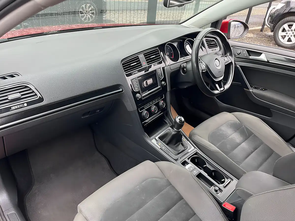 Used 2015 Volkswagen Golf Bluemotion Tech GT Red - Interior and Exterior details 16