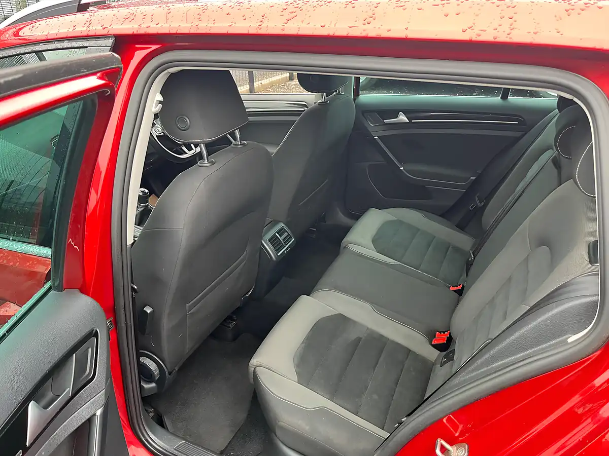 Used 2015 Volkswagen Golf Bluemotion Tech GT Red - Interior and Exterior details 17