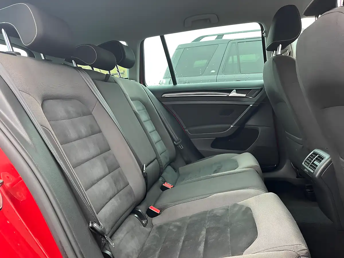 Used 2015 Volkswagen Golf Bluemotion Tech GT Red - Interior and Exterior details 19