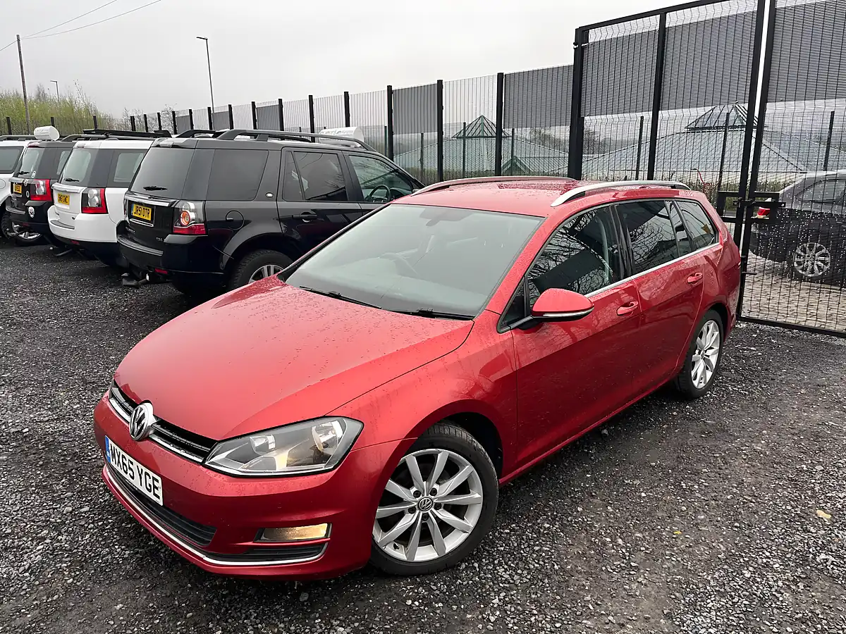 Used 2015 Volkswagen Golf Bluemotion Tech GT Red - Interior and Exterior details 4