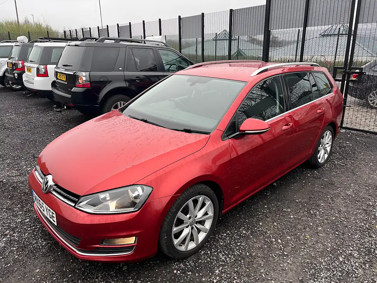 Used 2015 Volkswagen Golf Bluemotion Tech GT Red - Interior and Exterior details 7