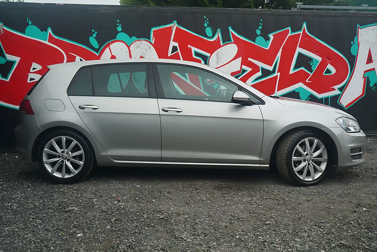 Used 2015 Volkswagen Golf Bluemotion Tech GT Silver - Interior and Exterior details 12