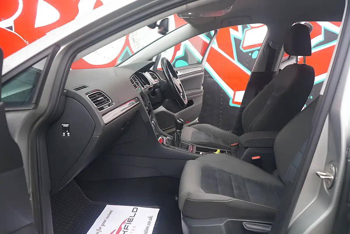 Used 2015 Volkswagen Golf Bluemotion Tech GT Silver - Interior and Exterior details 19