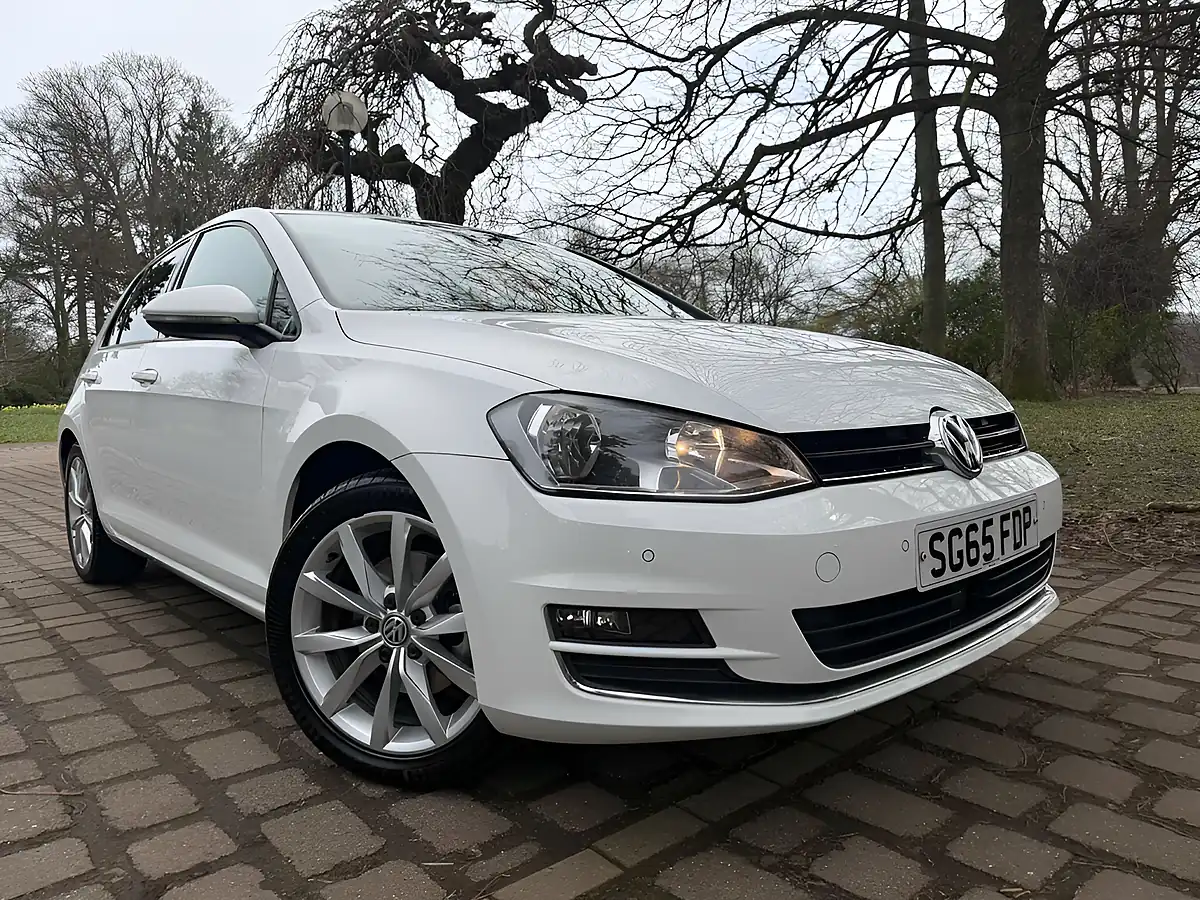 Used 2015 Volkswagen Golf Bluemotion Tech GT White - Front View