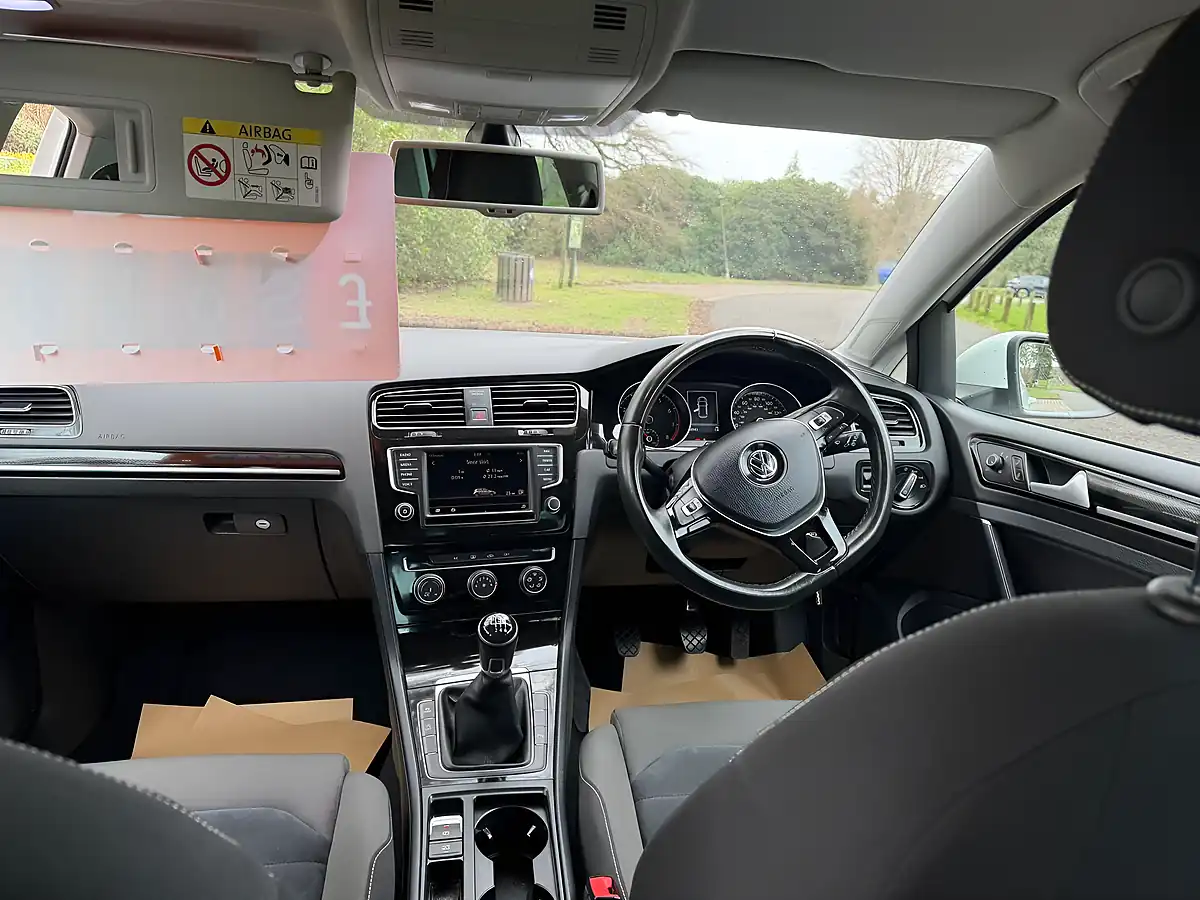 Used 2015 Volkswagen Golf Bluemotion Tech GT White - Interior and Exterior details 12