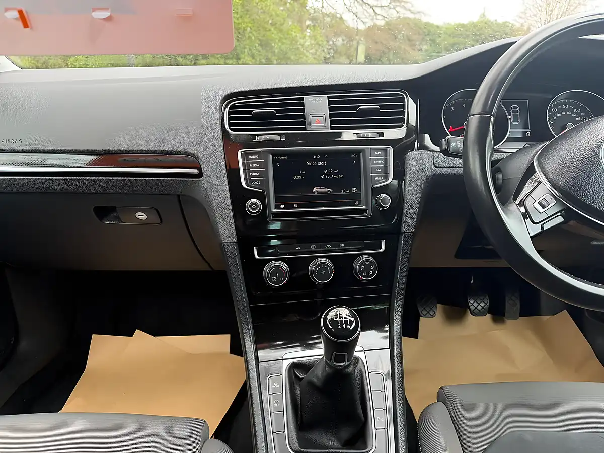 Used 2015 Volkswagen Golf Bluemotion Tech GT White - Interior and Exterior details 13