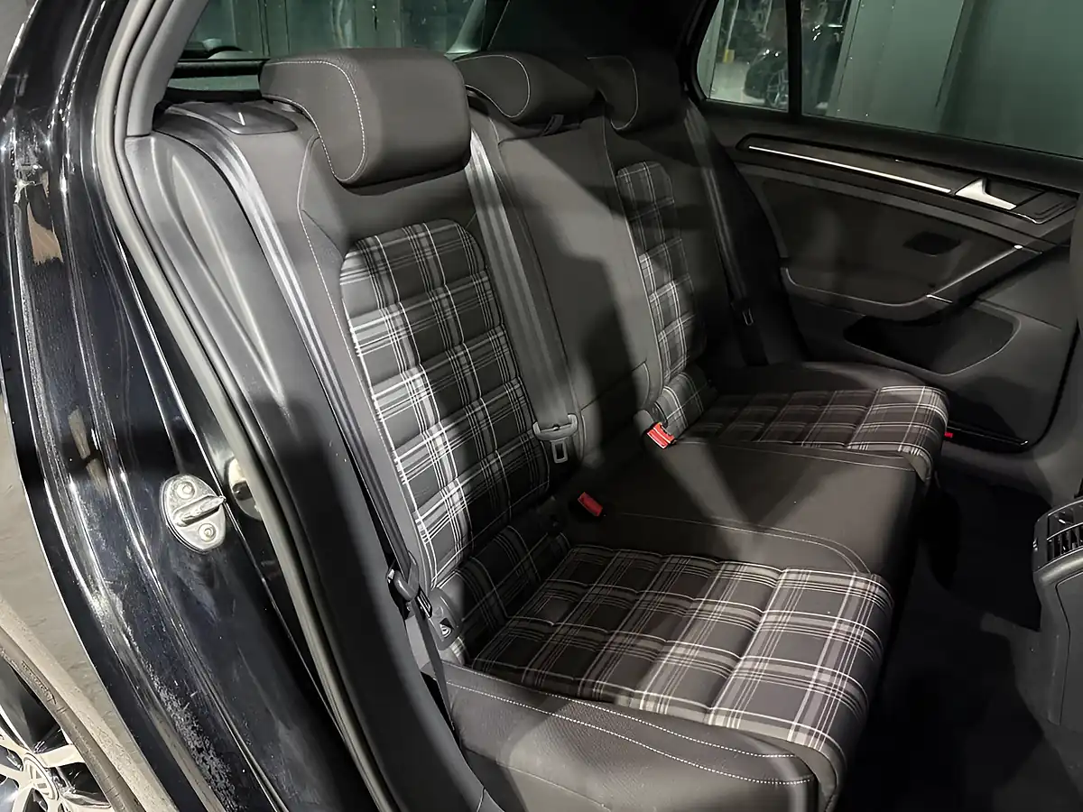 Used 2015 Volkswagen Golf Bluemotion Tech Gtd Black - Interior and Exterior details 14