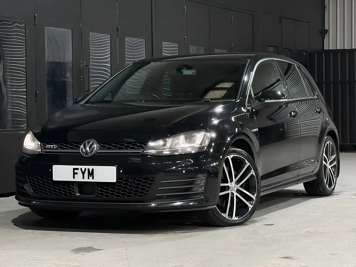 Used 2015 Volkswagen Golf Bluemotion Tech Gtd Black - Interior and Exterior details 15