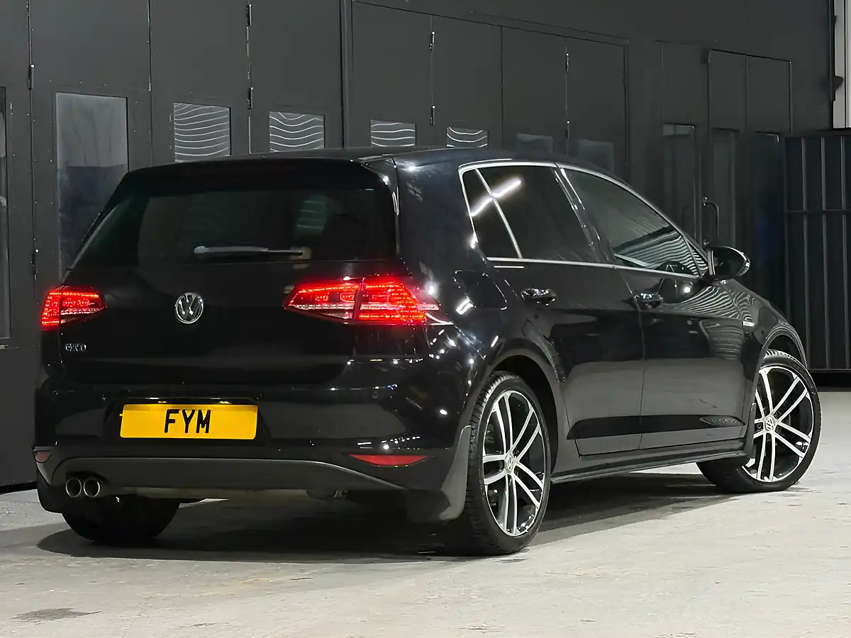 Used 2015 Volkswagen Golf Bluemotion Tech Gtd Black - Interior and Exterior details 16