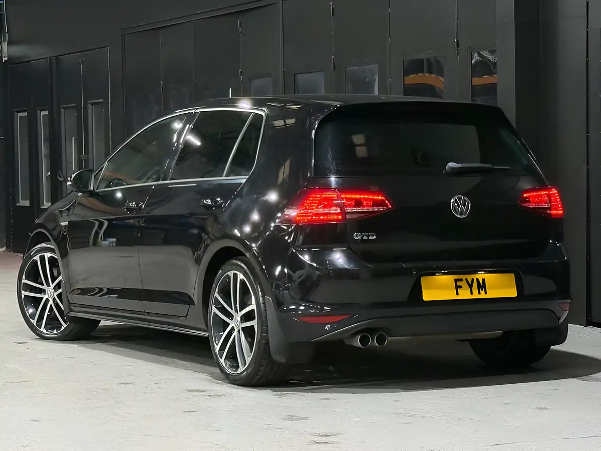 Used 2015 Volkswagen Golf Bluemotion Tech Gtd Black - Interior and Exterior details 5