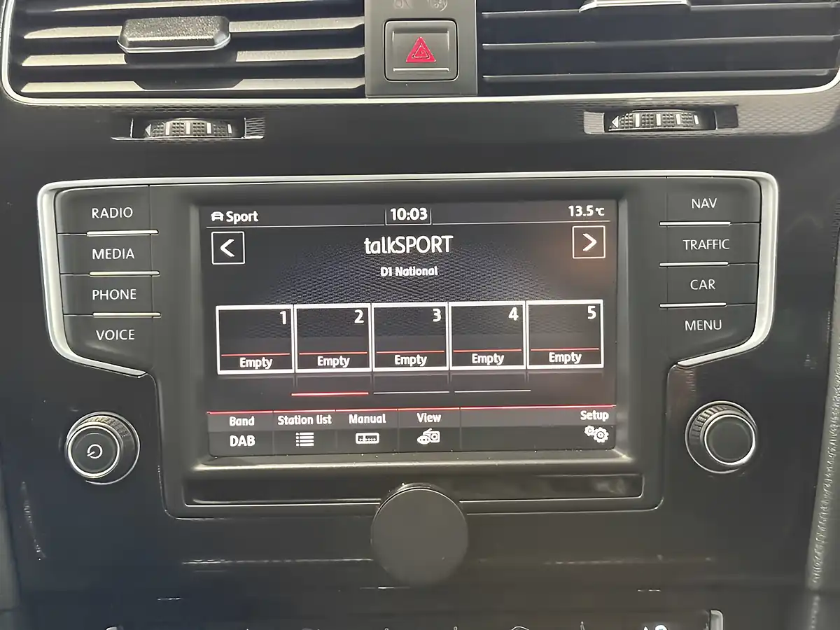 Used 2015 Volkswagen Golf Bluemotion Tech Gtd Black - Interior and Exterior details 17