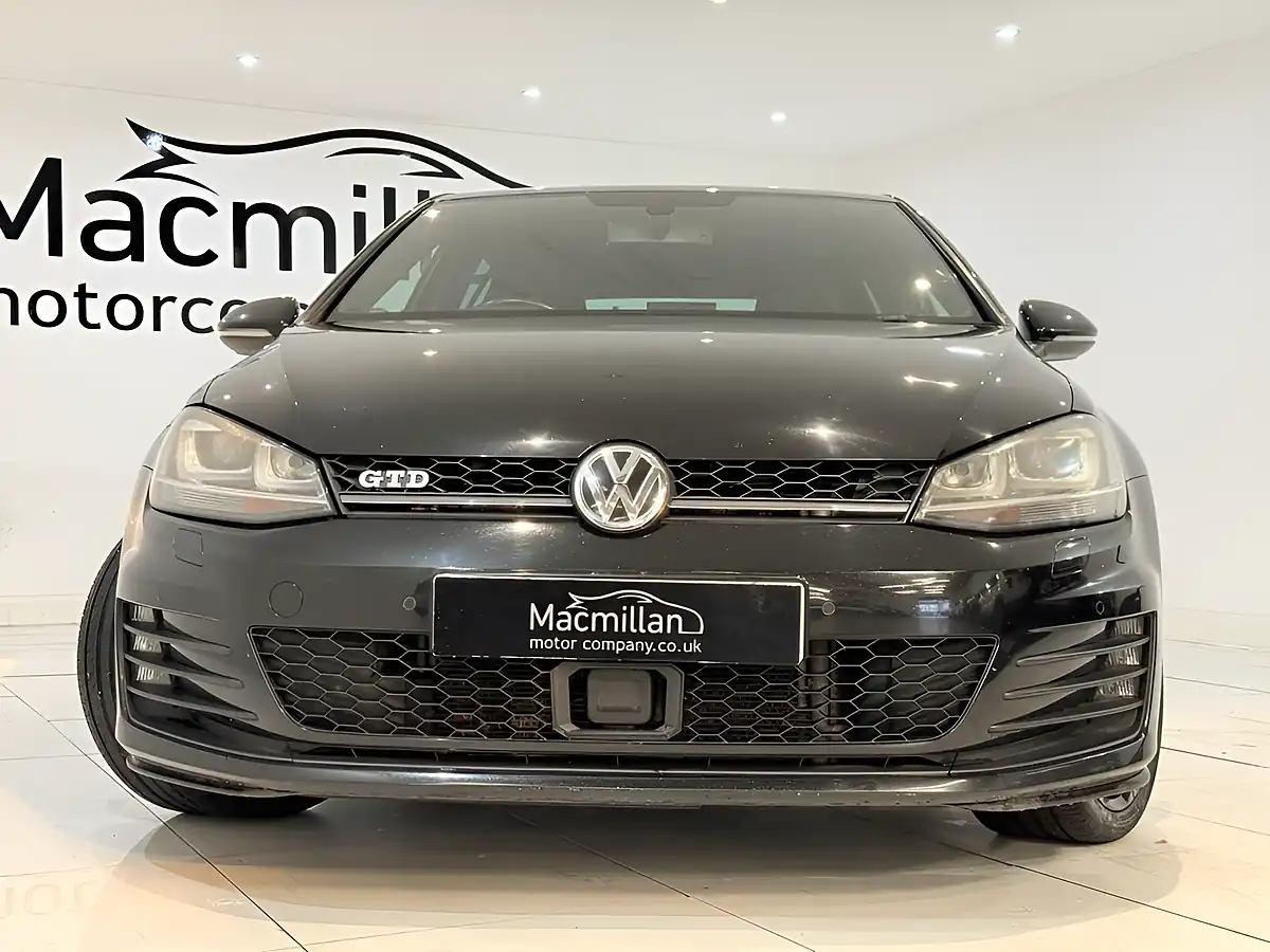 Used 2015 Volkswagen Golf Bluemotion Tech Gtd Black - Interior and Exterior details 9