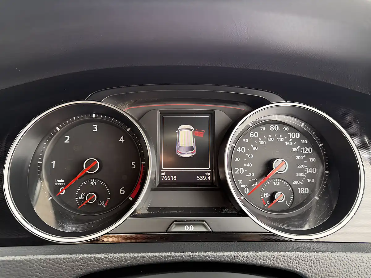 Used 2015 Volkswagen Golf Bluemotion Tech Gtd Grey - Interior and Exterior details 16
