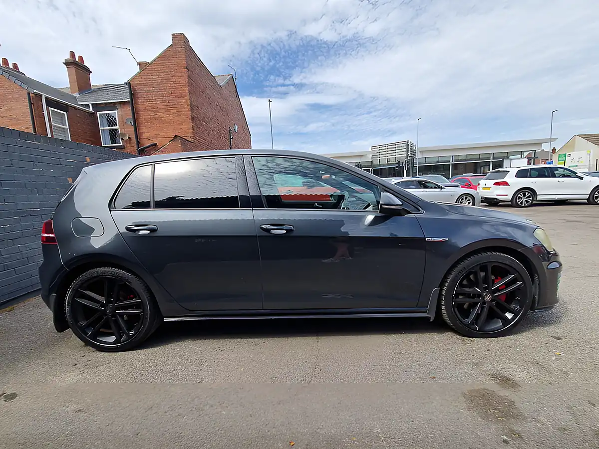 Used 2015 Volkswagen Golf Bluemotion Tech Gtd Grey - Interior and Exterior details 7
