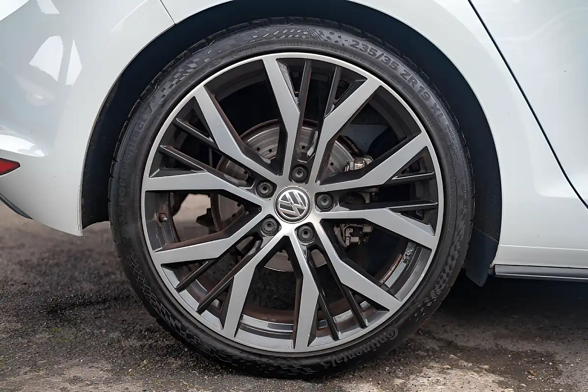 Used 2015 Volkswagen Golf Bluemotion Tech Gtd Pure White - Interior and Exterior details 13