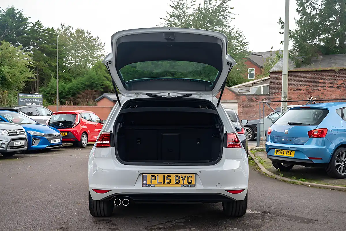 Used 2015 Volkswagen Golf Bluemotion Tech Gtd Pure White - Interior and Exterior details 14