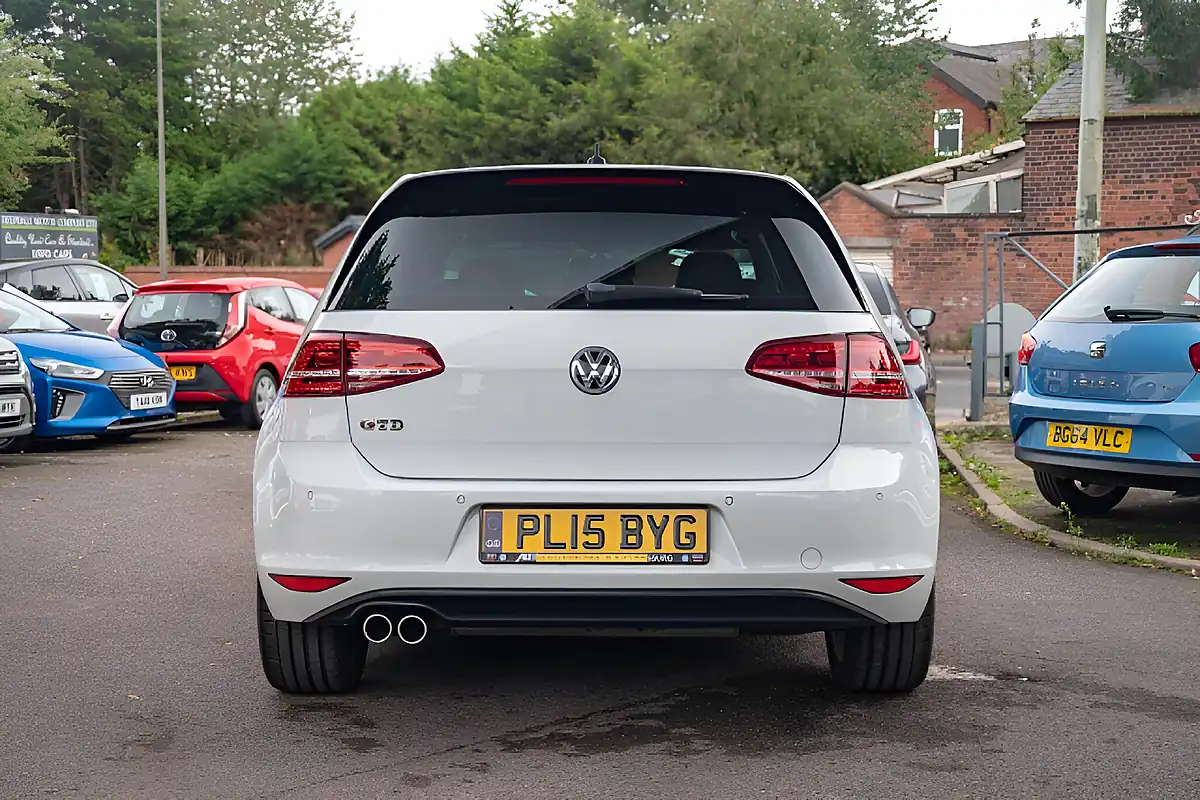 Used 2015 Volkswagen Golf Bluemotion Tech Gtd Pure White - Interior and Exterior details 7