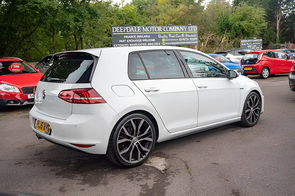 Used 2015 Volkswagen Golf Bluemotion Tech Gtd Pure White - Interior and Exterior details 8