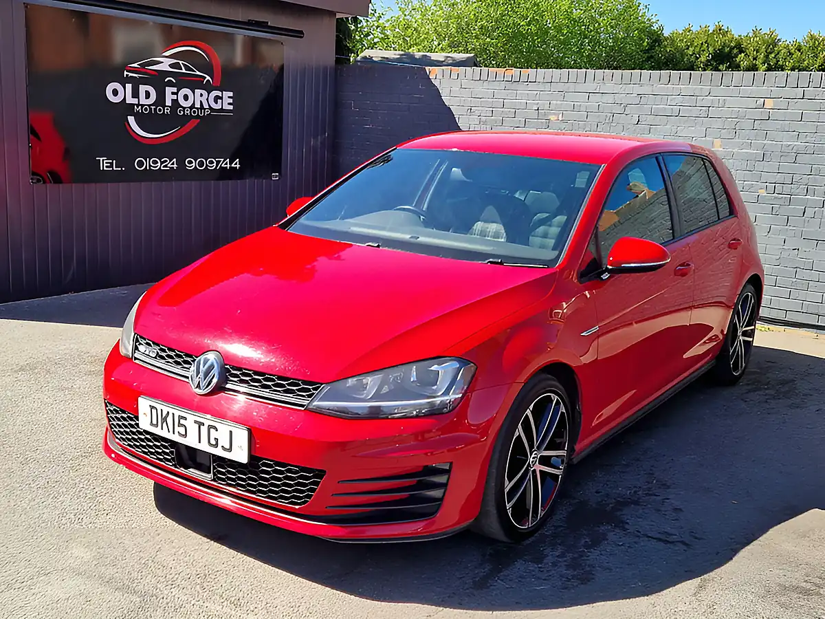 Used 2015 Volkswagen Golf Bluemotion Tech Gtd Red - Front View