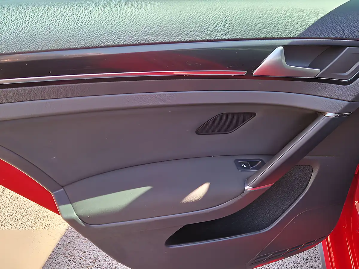 Used 2015 Volkswagen Golf Bluemotion Tech Gtd Red - Interior and Exterior details 17
