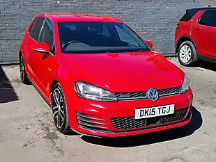 Used 2015 Volkswagen Golf Bluemotion Tech Gtd Red - Interior and Exterior details 3