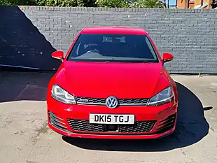 Used 2015 Volkswagen Golf Bluemotion Tech Gtd Red - Interior and Exterior details 4