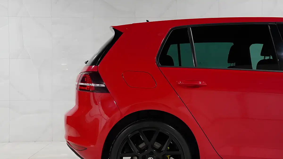 Used 2015 Volkswagen Golf Bluemotion Tech Gtd Red - Interior and Exterior details 10