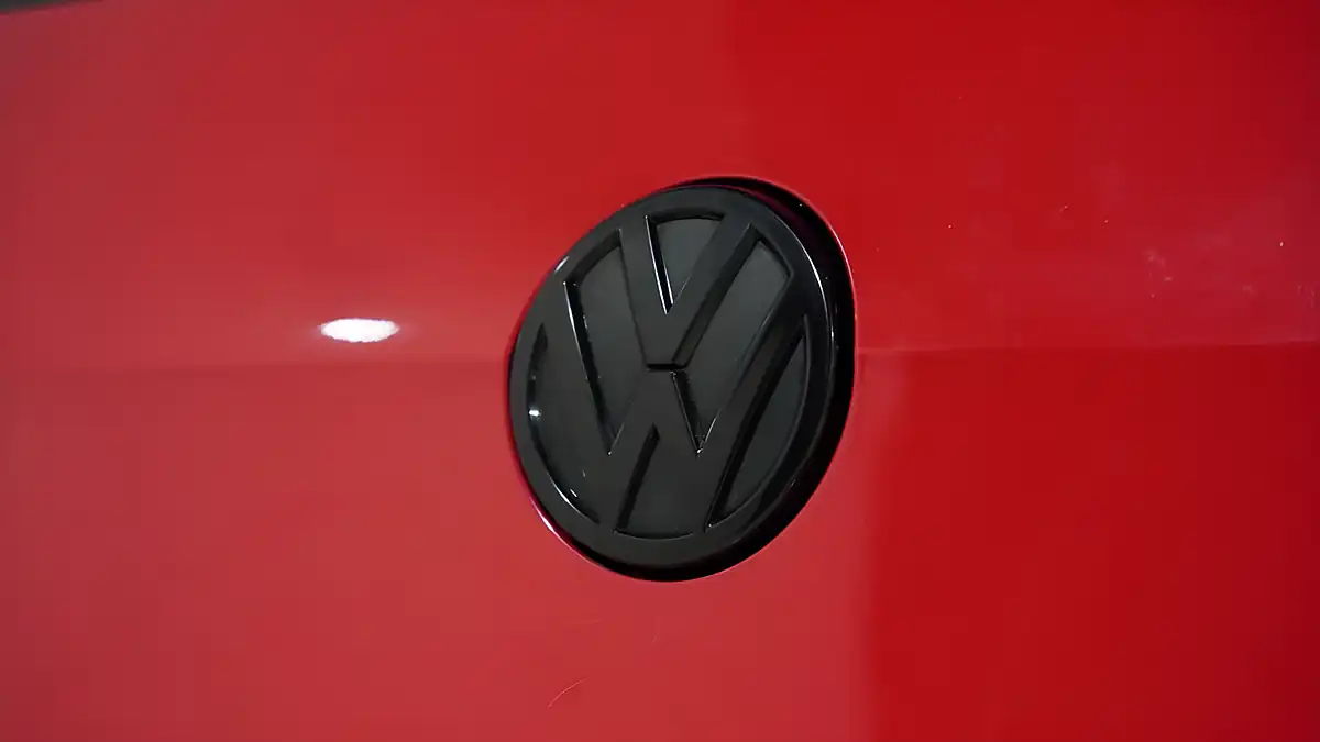 Used 2015 Volkswagen Golf Bluemotion Tech Gtd Red - Interior and Exterior details 13