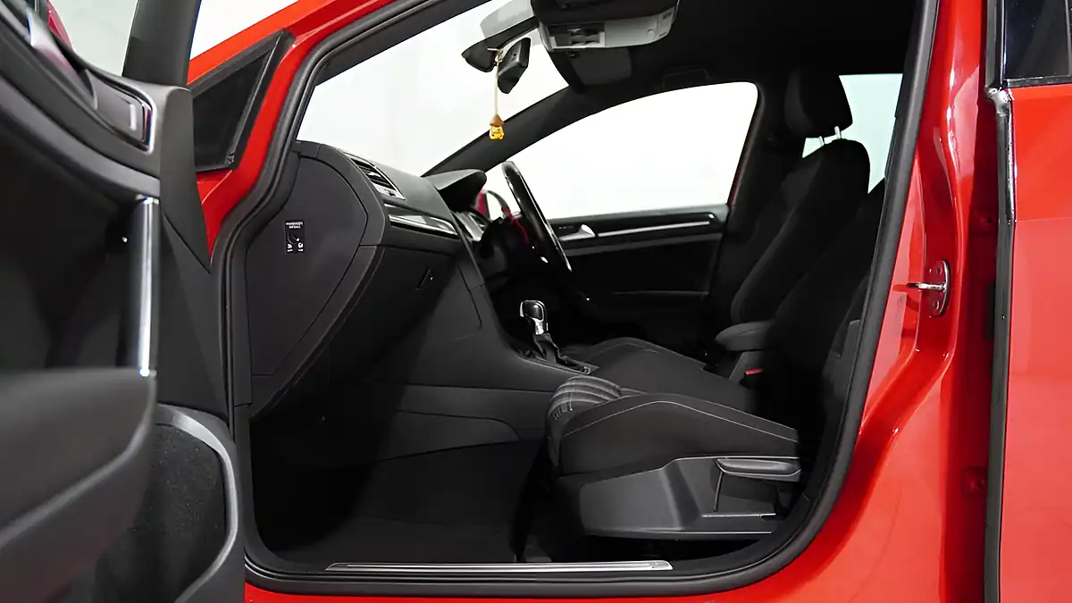 Used 2015 Volkswagen Golf Bluemotion Tech Gtd Red - Interior and Exterior details 17