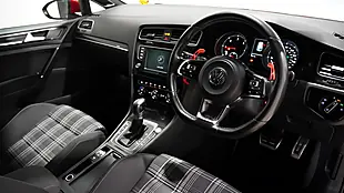 Used 2015 Volkswagen Golf Bluemotion Tech Gtd Red - Interior and Exterior details 2