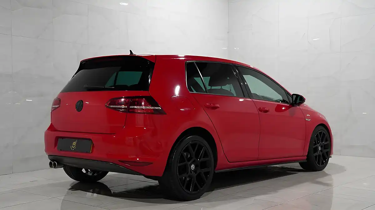 Used 2015 Volkswagen Golf Bluemotion Tech Gtd Red - Interior and Exterior details 6