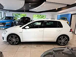 Used 2015 Volkswagen Golf Bluemotion Tech Gtd White - Interior and Exterior details 4