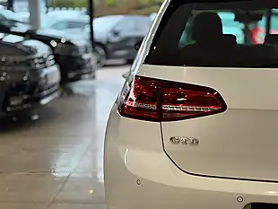 Used 2015 Volkswagen Golf Bluemotion Tech Gtd White - Interior and Exterior details 7