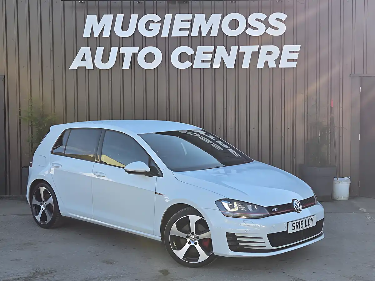 Used 2015 Volkswagen Golf Bluemotion Tech GTI White - Front View