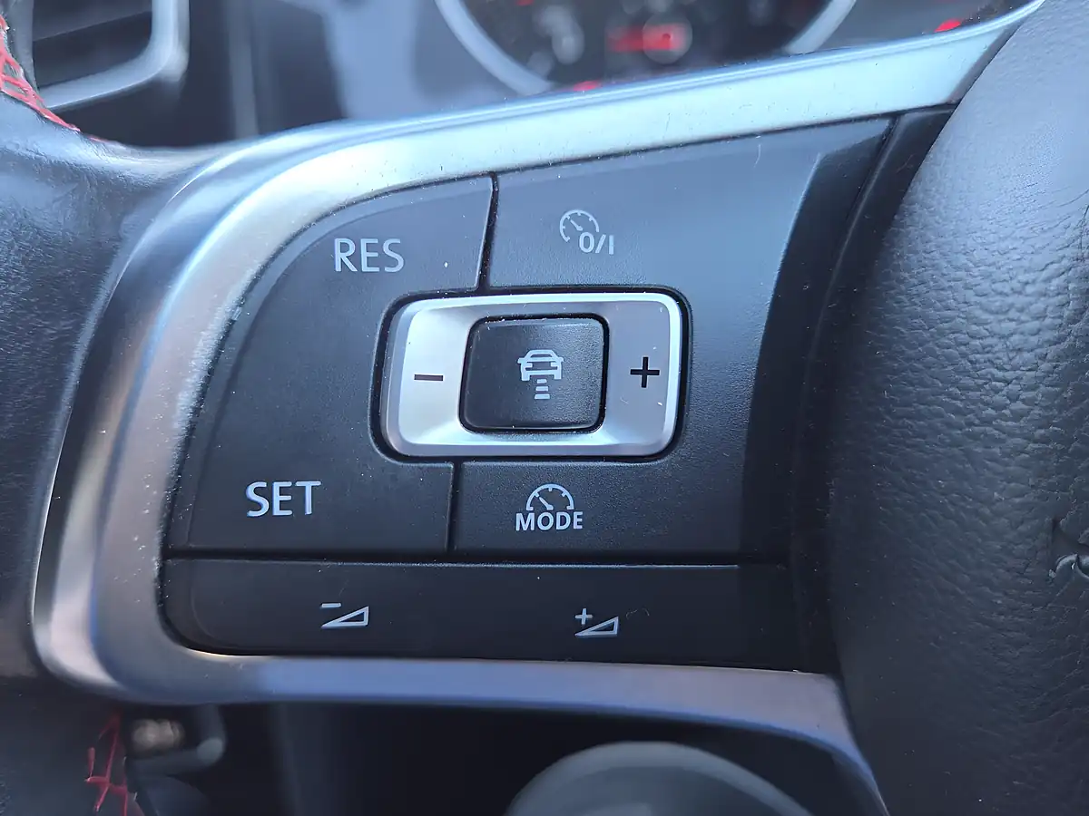 Used 2015 Volkswagen Golf Bluemotion Tech GTI White - Interior and Exterior details 14