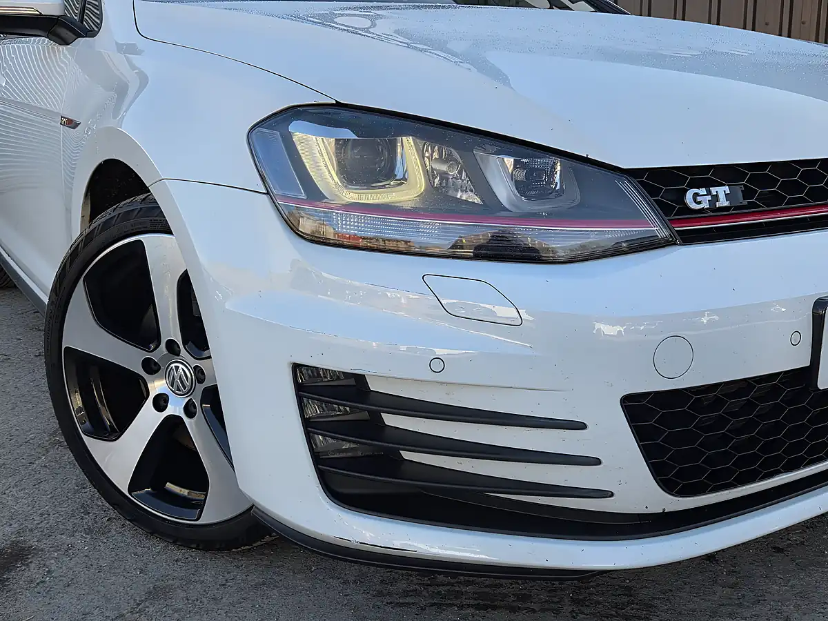 Used 2015 Volkswagen Golf Bluemotion Tech GTI White - Interior and Exterior details 2