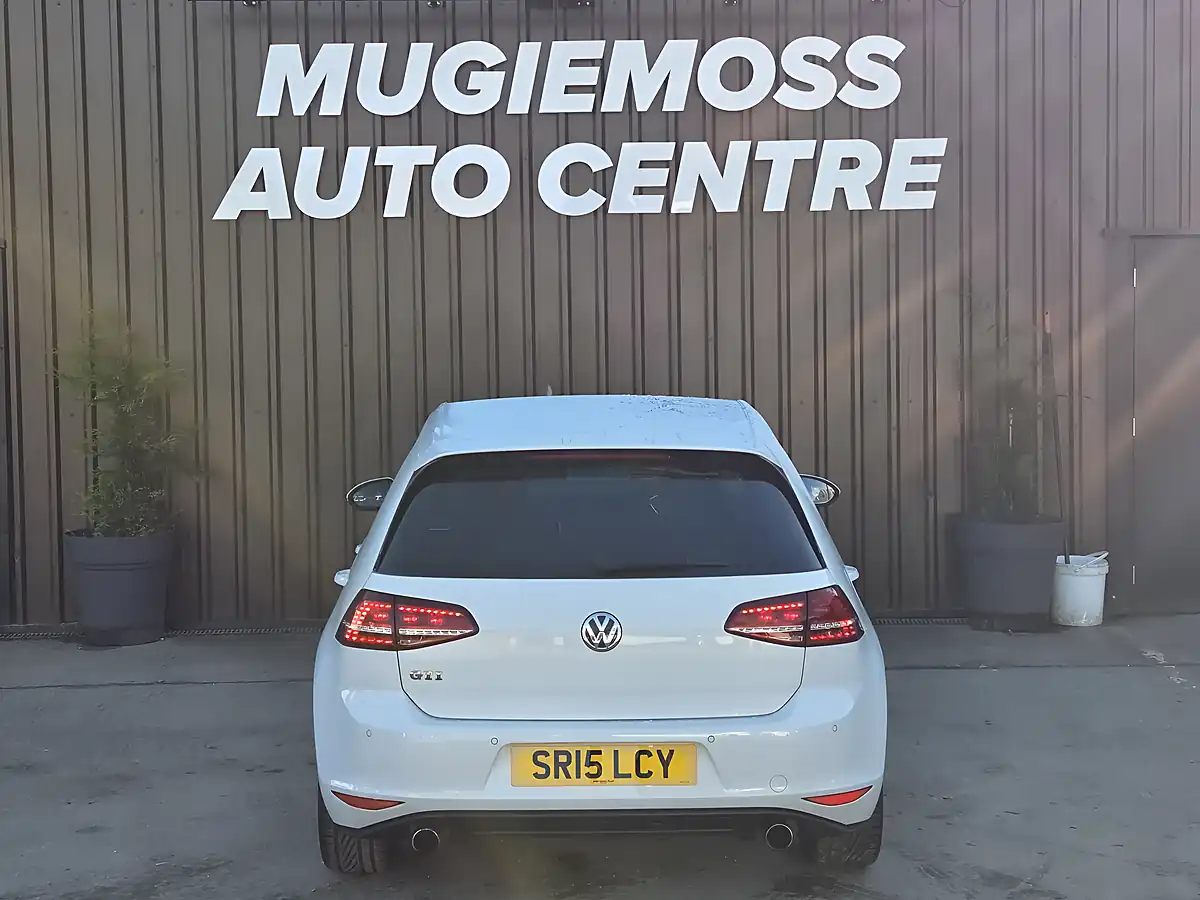Used 2015 Volkswagen Golf Bluemotion Tech GTI White - Interior and Exterior details 5