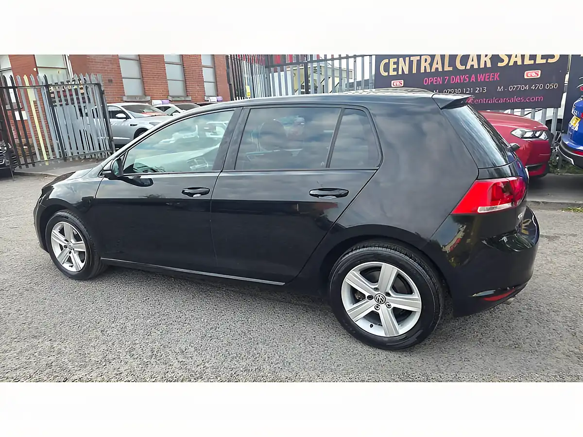 Used 2015 Volkswagen Golf Bluemotion Tech Match Black - Interior and Exterior details 10