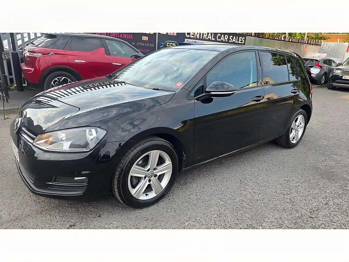 Used 2015 Volkswagen Golf Bluemotion Tech Match Black - Interior and Exterior details 15