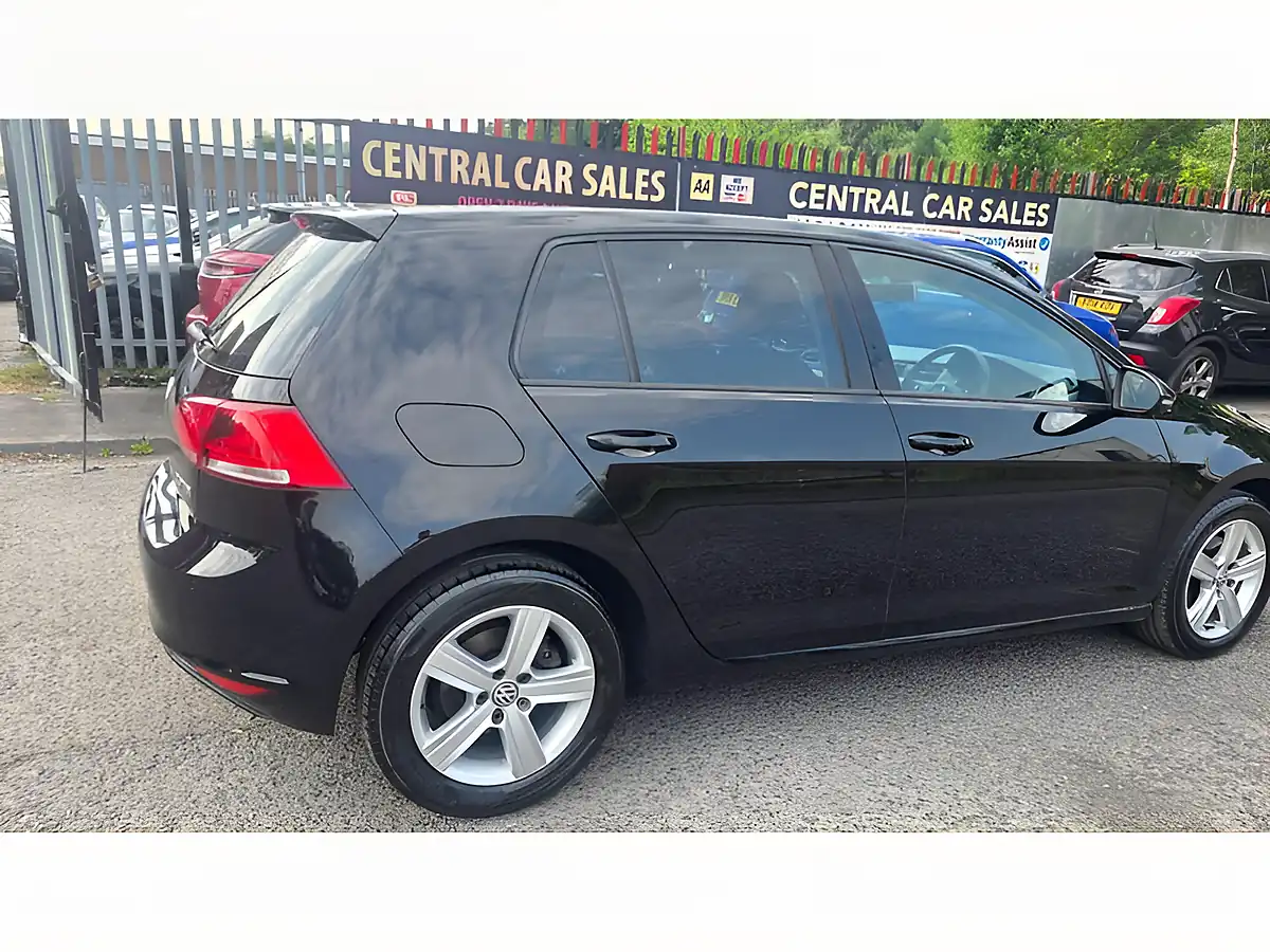 Used 2015 Volkswagen Golf Bluemotion Tech Match Black - Interior and Exterior details 7