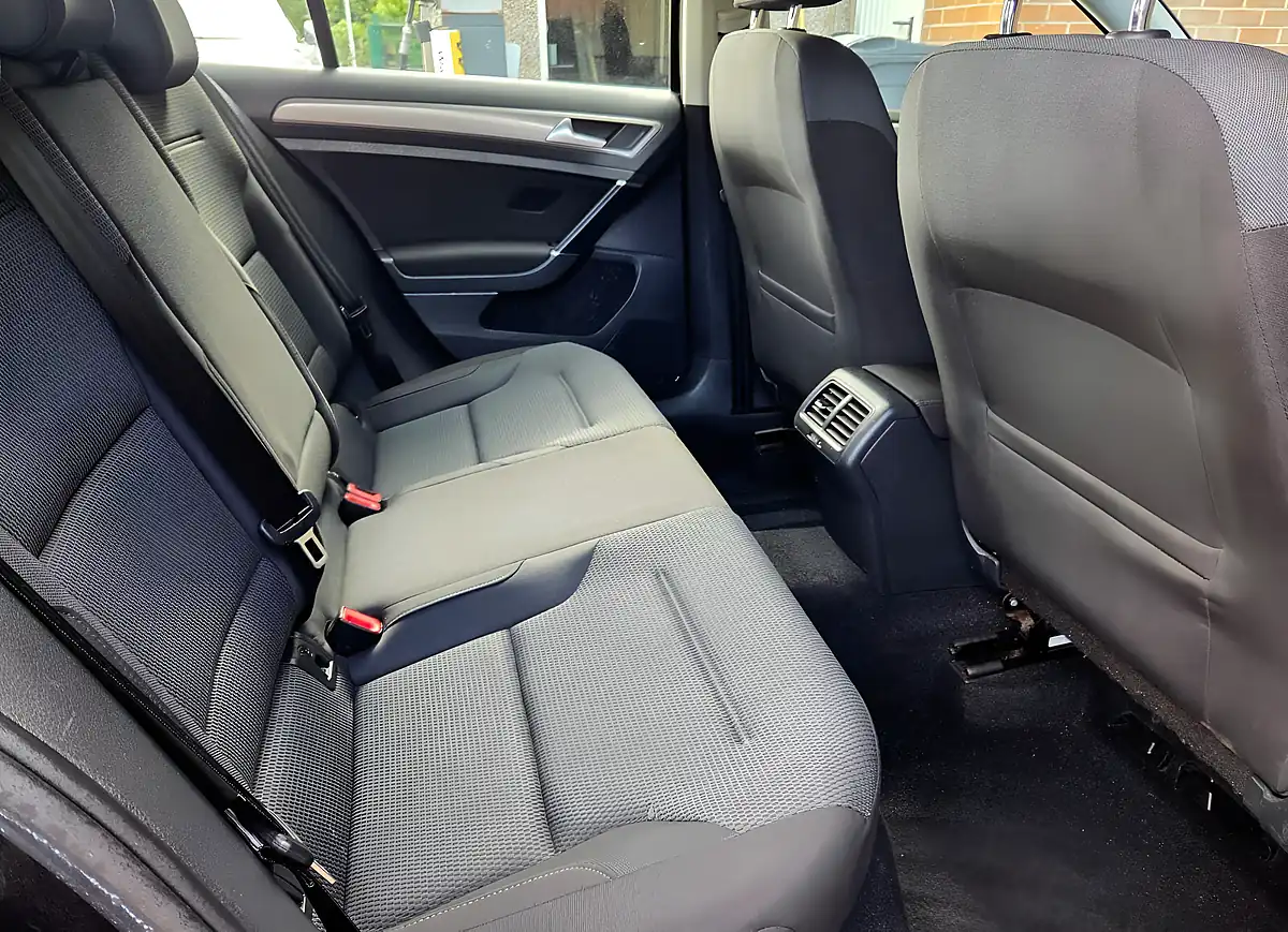 Used 2015 Volkswagen Golf Bluemotion Tech Match Black - Interior and Exterior details 11