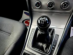 Used 2015 Volkswagen Golf Bluemotion Tech Match Black - Interior and Exterior details 9