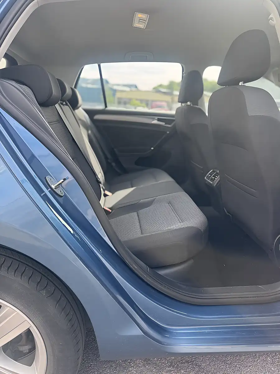 Used 2015 Volkswagen Golf Bluemotion Tech Match Blue - Interior and Exterior details 17