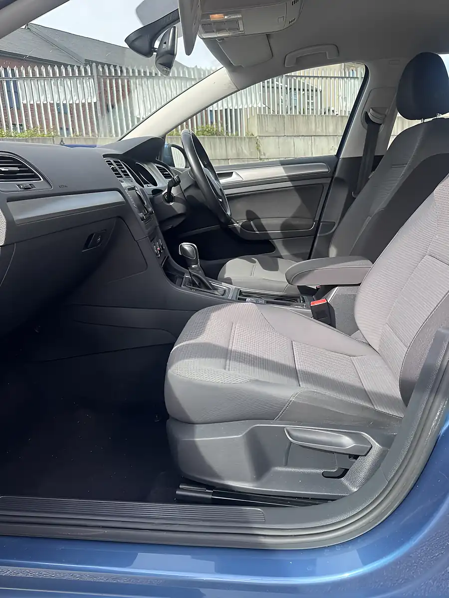 Used 2015 Volkswagen Golf Bluemotion Tech Match Blue - Interior and Exterior details 19