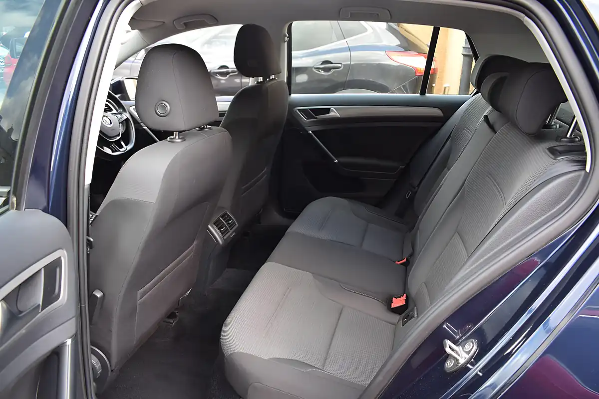 Used 2015 Volkswagen Golf Bluemotion Tech Match Blue - Interior and Exterior details 11