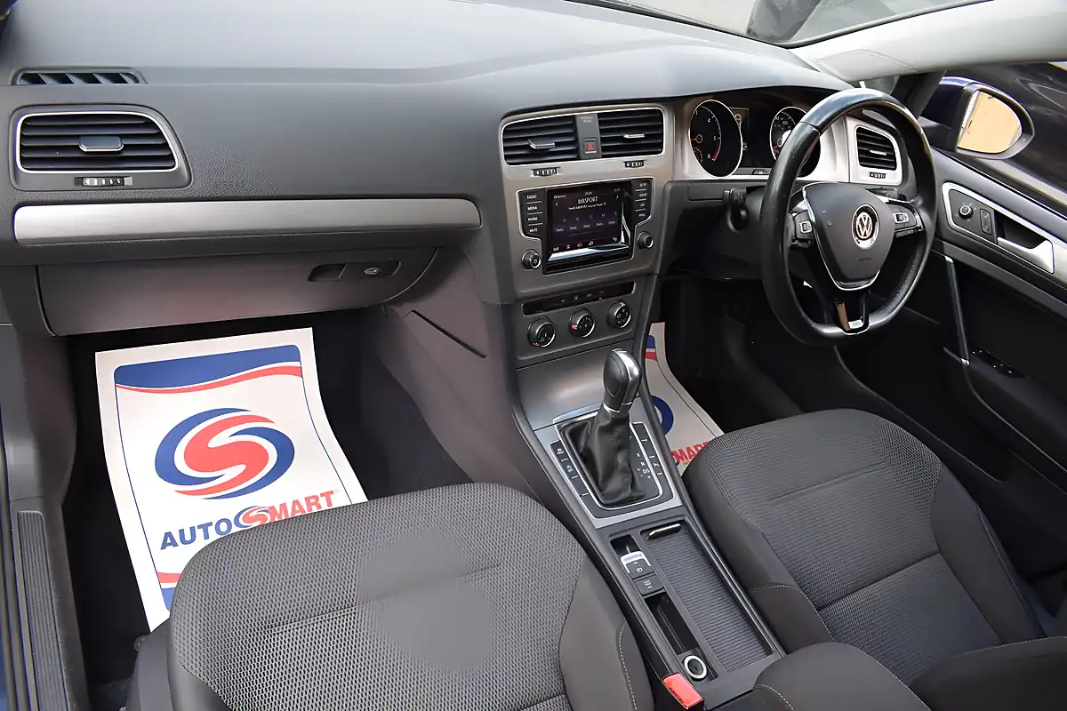 Used 2015 Volkswagen Golf Bluemotion Tech Match Blue - Interior and Exterior details 12