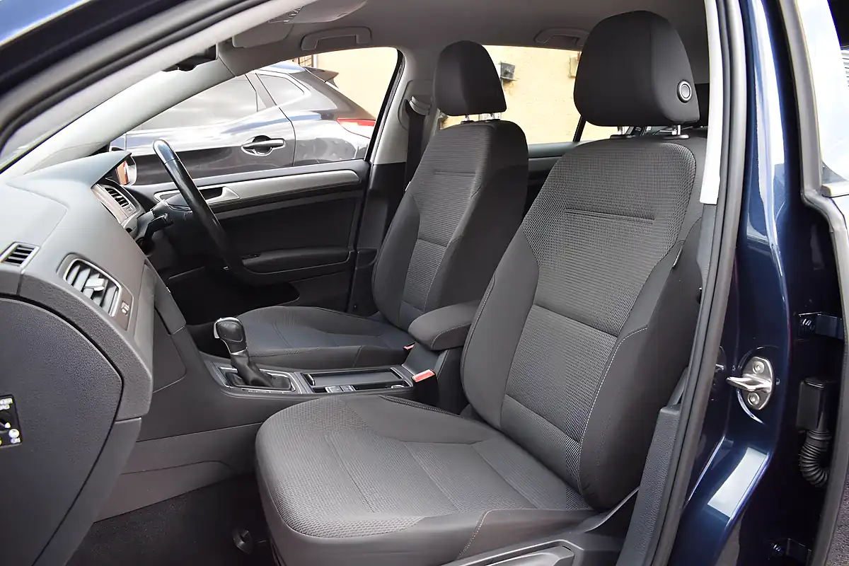 Used 2015 Volkswagen Golf Bluemotion Tech Match Blue - Interior and Exterior details 13